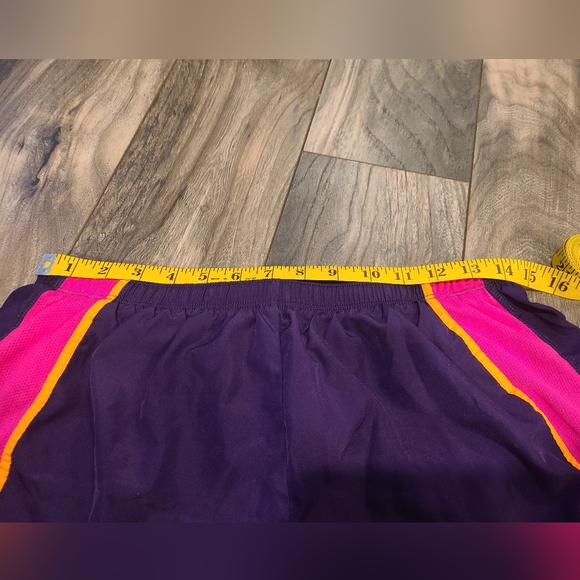 🏷3/$15🏷 Champion Active Wear Shorts with Lining - Medium - Picture 5 of 6